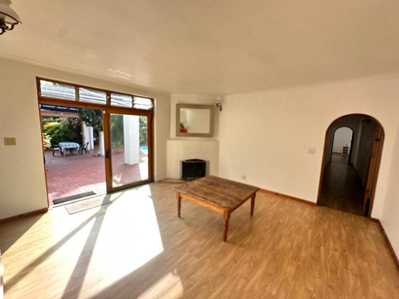 5 Bedroom Property for Sale in Bergvliet Western Cape